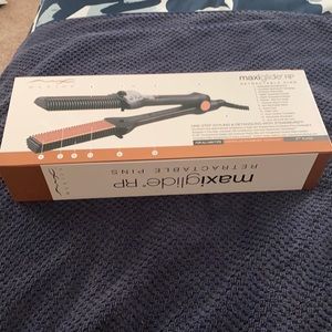 New Maxiglide flat iron